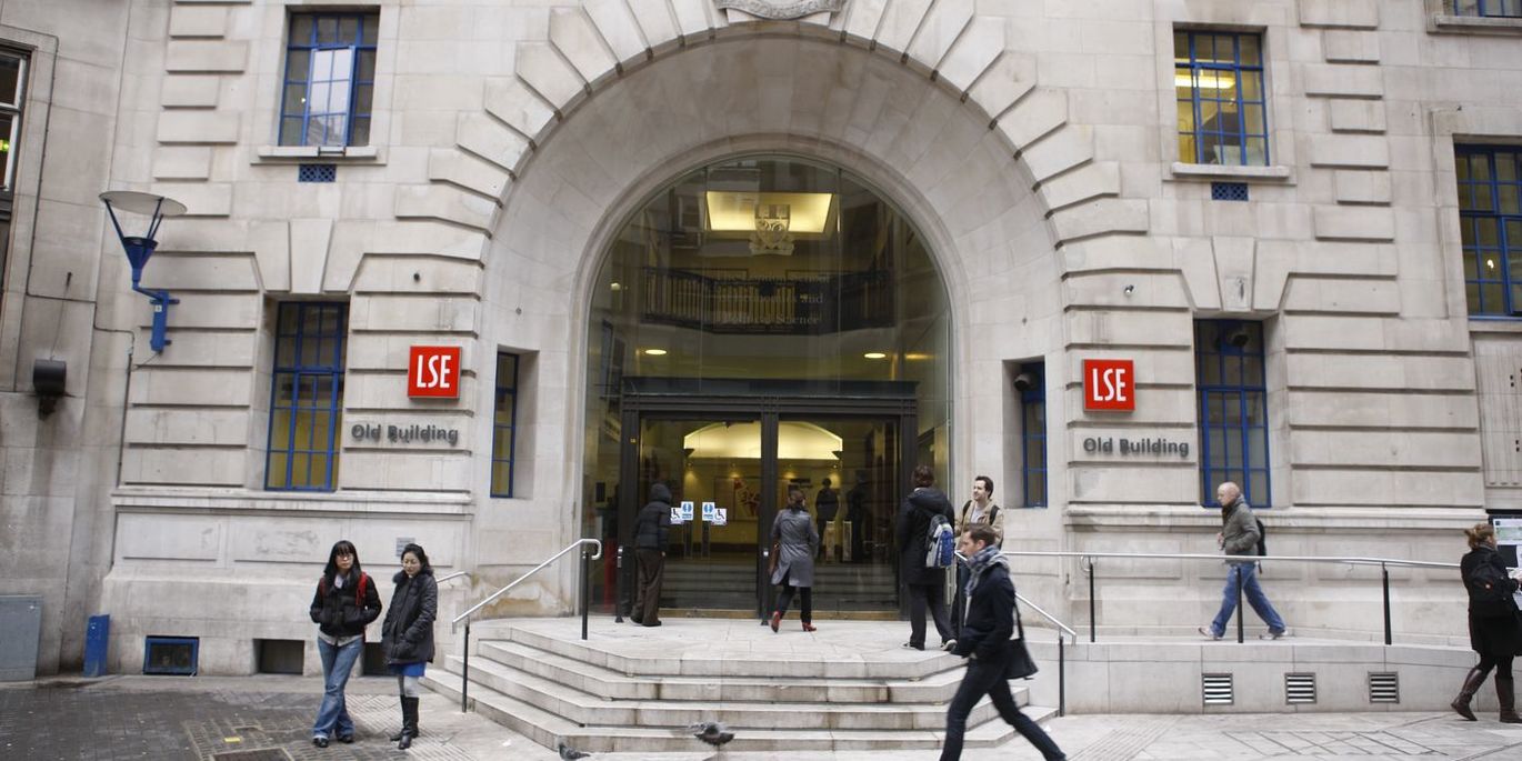 Are University Visits Necessary for U.K. University Applicants?